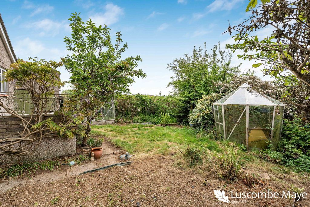 Property photo 2 of 11