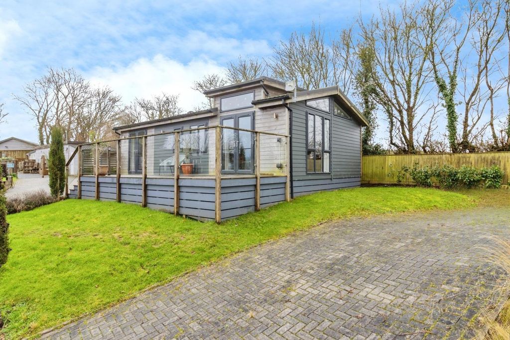 Property photo 1 of 11 Pbox-Img.Jpg