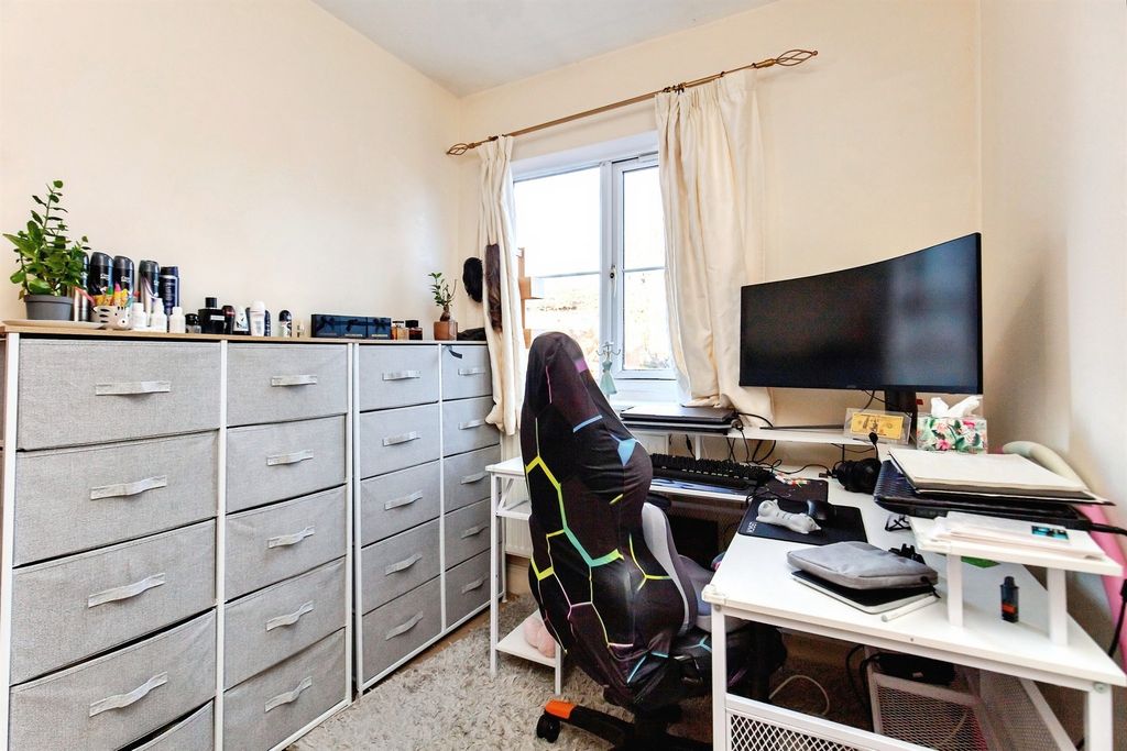 Property photo 3 of 17