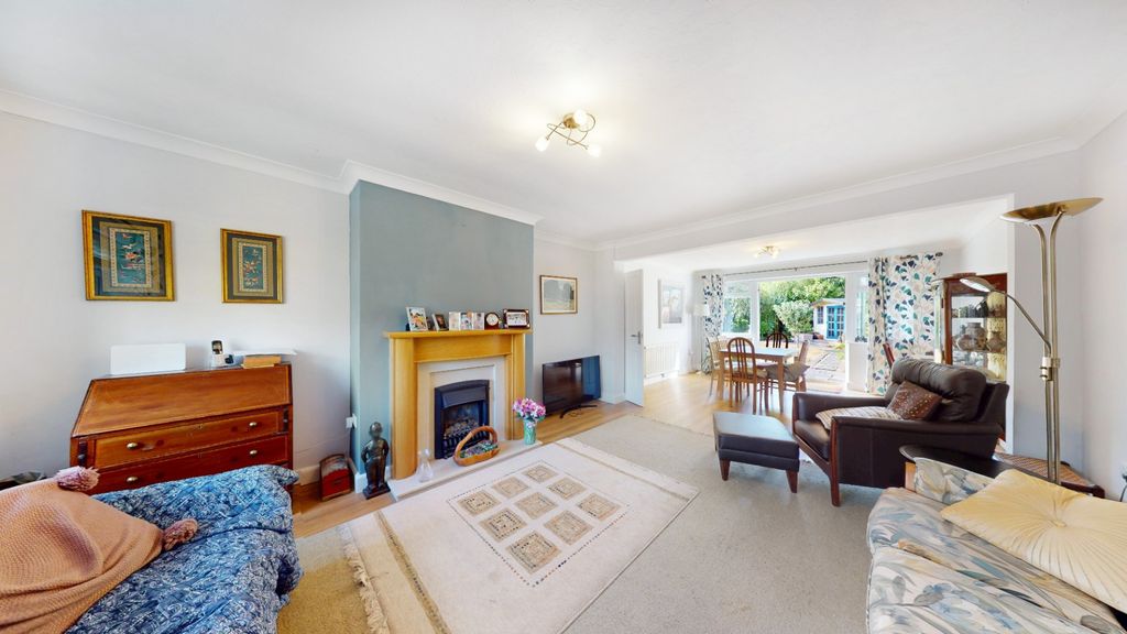 Property photo 2 of 18 4873543