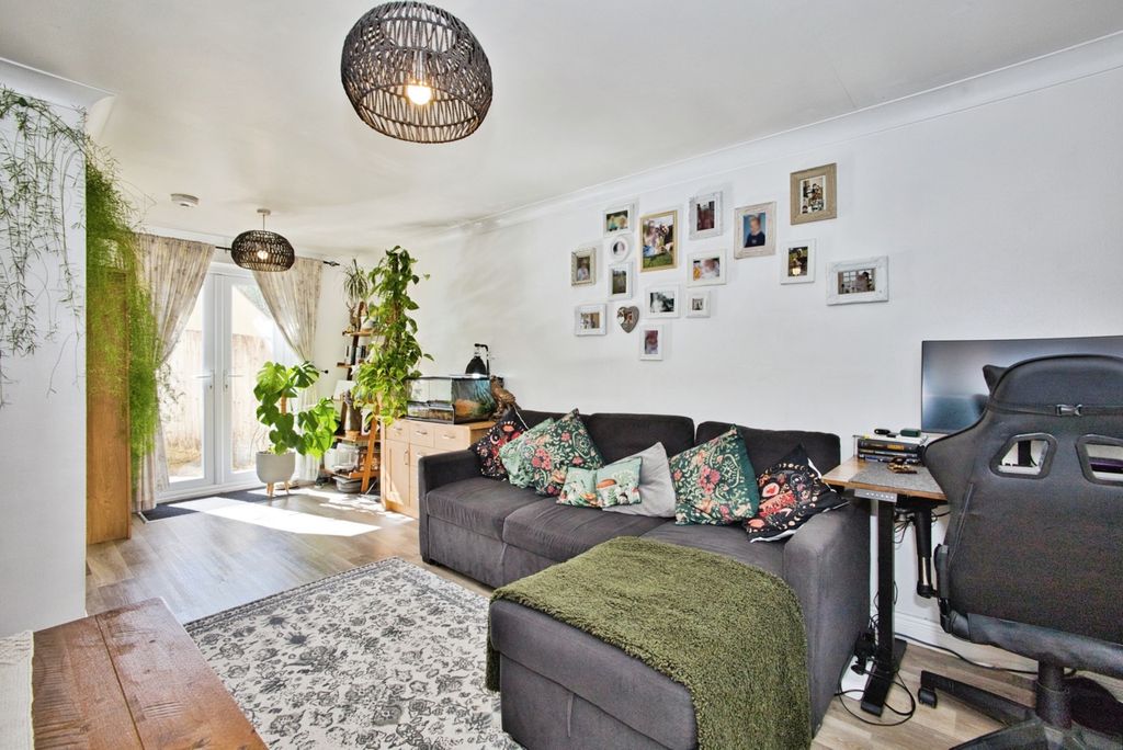 Property photo 2 of 14 Photo