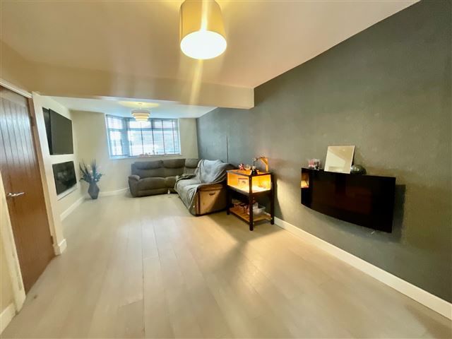 Property photo 2 of 21 Lounge