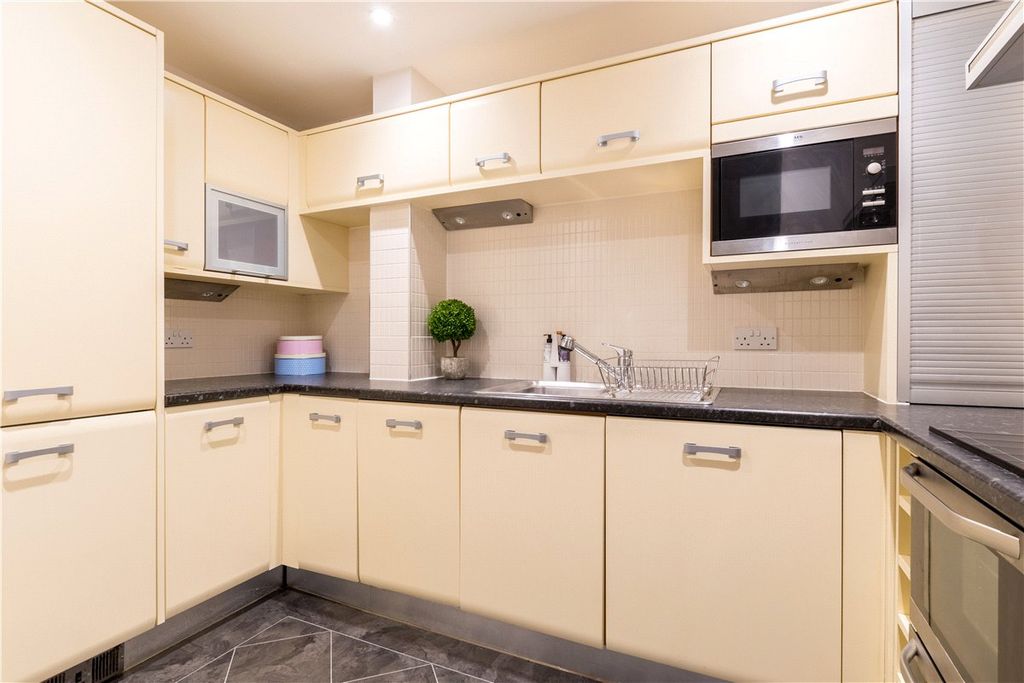 Property photo 3 of 12 Picture No. 06