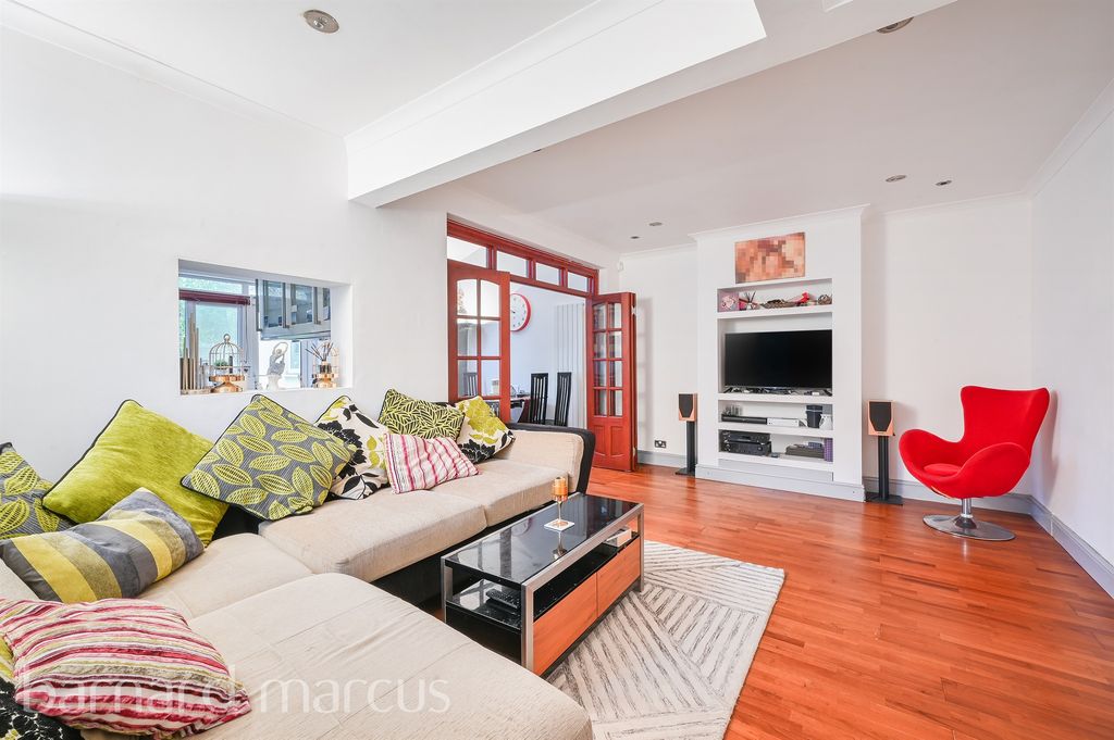 Property photo 2 of 12