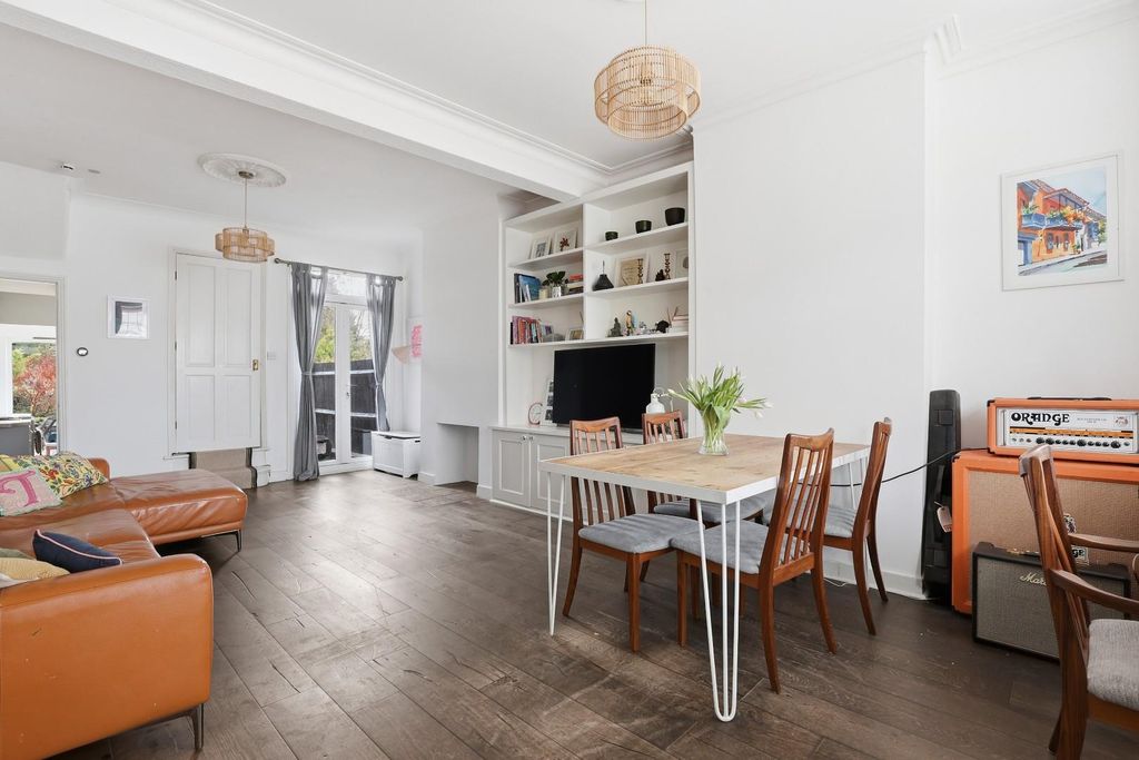 Property photo 2 of 15 01-Bfd1Jhpropwpen - 76 Marlow Road - 2.Jpg