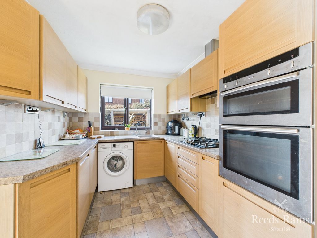 Property photo 3 of 24 Kitchen