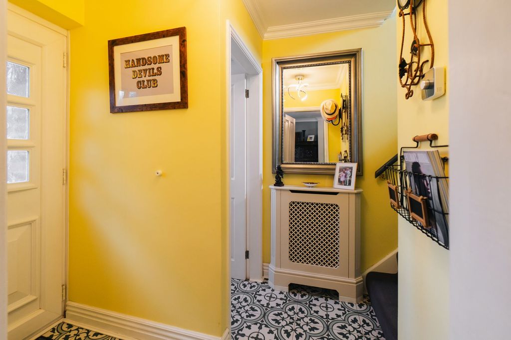 Property photo 3 of 25