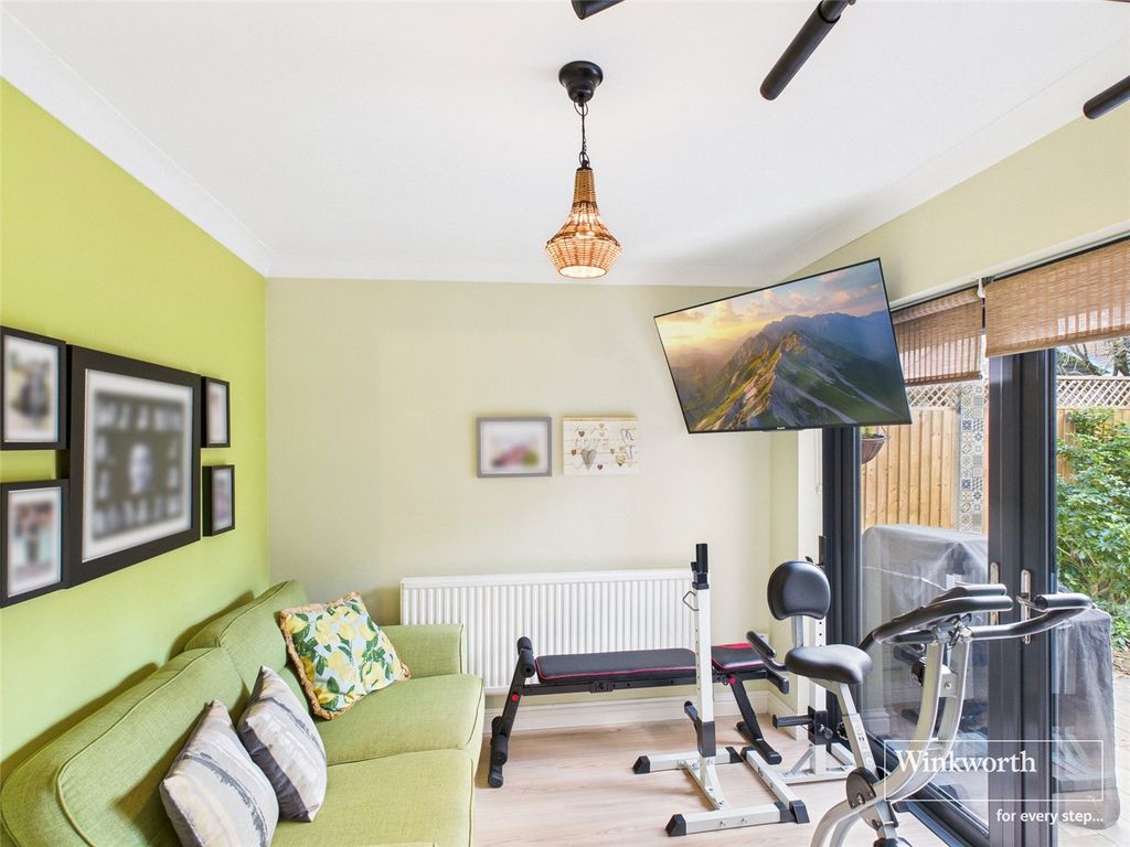 Property photo 3 of 17 Picture No. 06