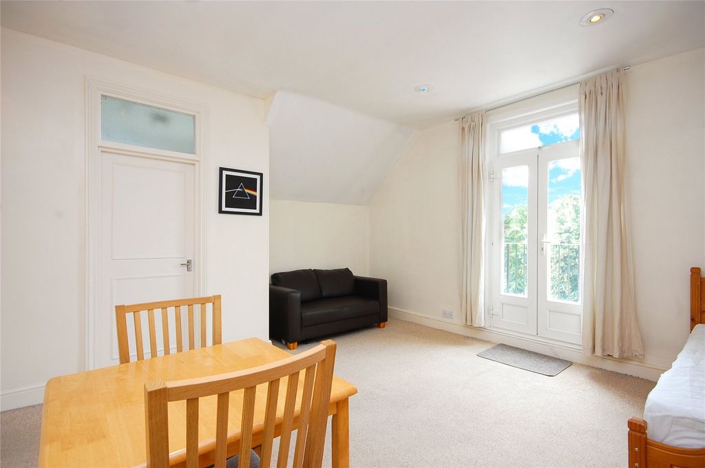 Property photo 2 of 6 Picture No. 02