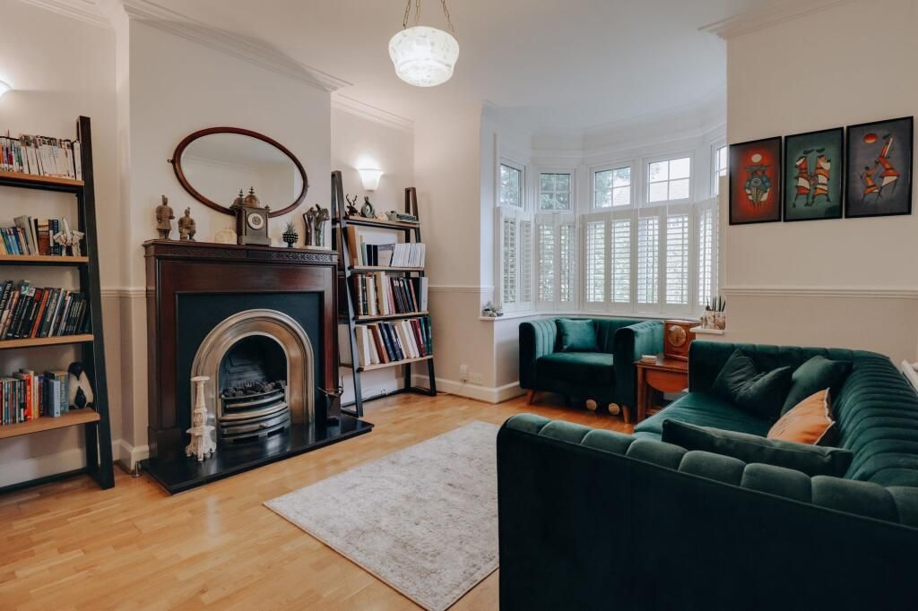 Property photo 3 of 18 Davidson Frost-Wellings, Dfw, Merry Hill Road, Bus