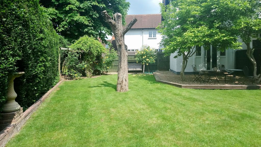 Additional image 37 of 5 bed semi-detached house for saleKnighton Road, Leicester LE2