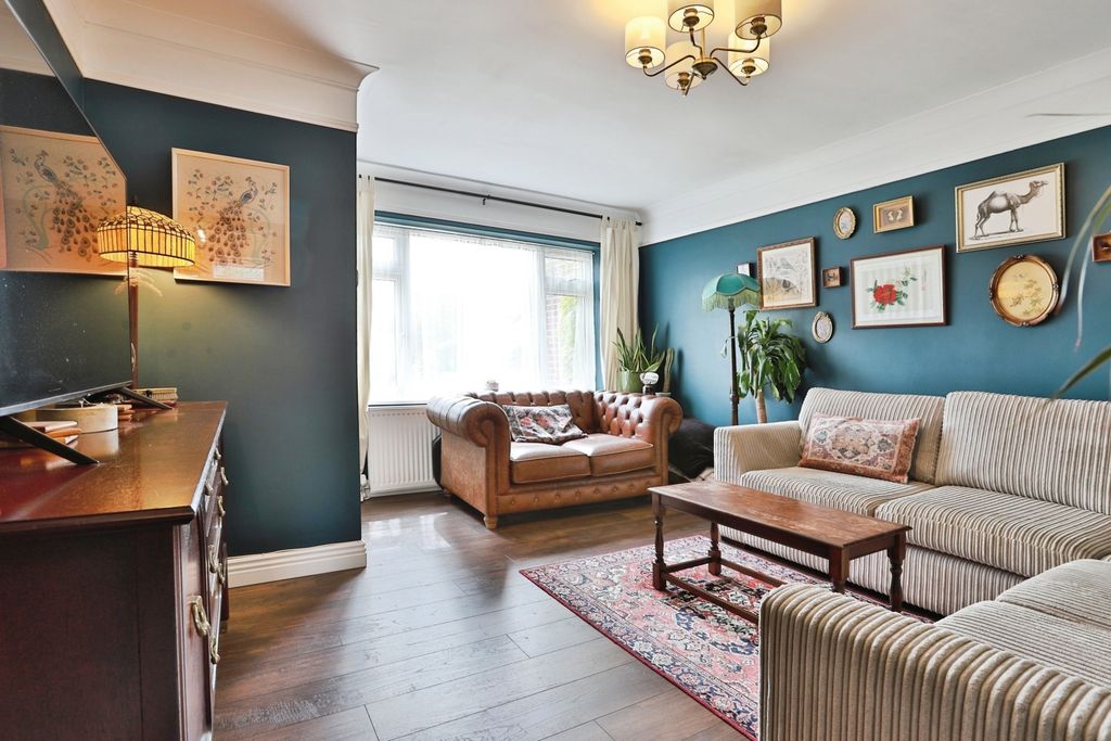 Property photo 3 of 15 Pbox-Img.Jpg