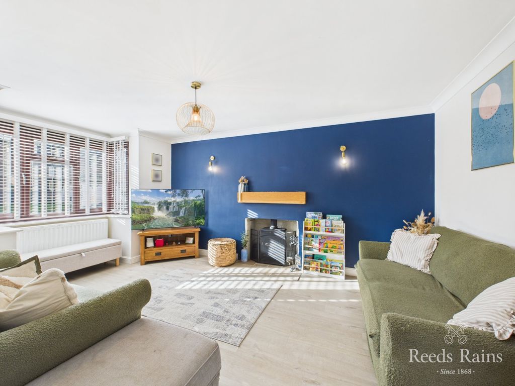 Property photo 3 of 23 Sitting Room