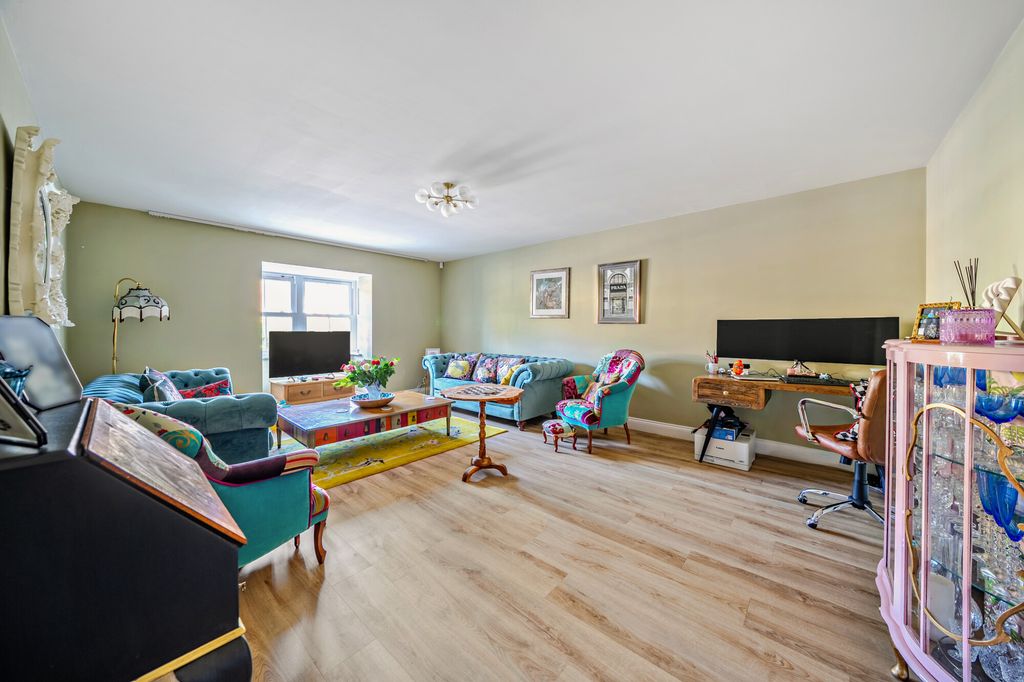 Property photo 2 of 17 Reception Room