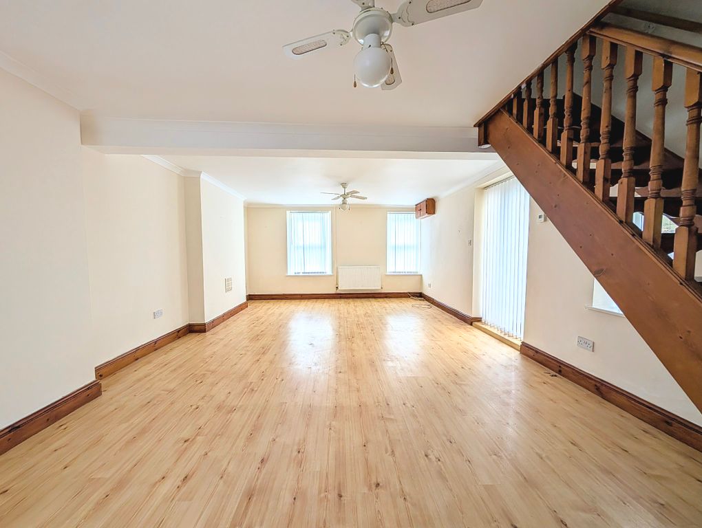 Property photo 2 of 7 Bedroom