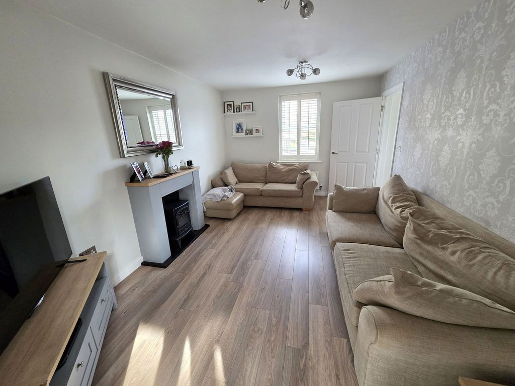 Property photo 3 of 23
