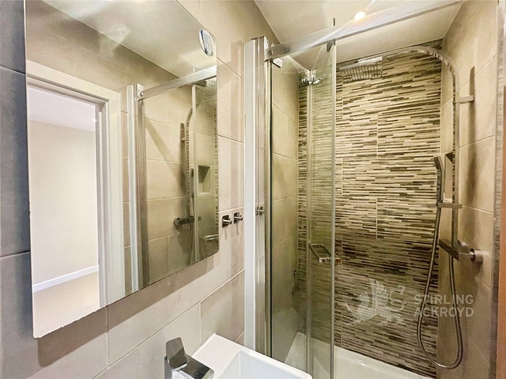 Property photo 3 of 6 Studio