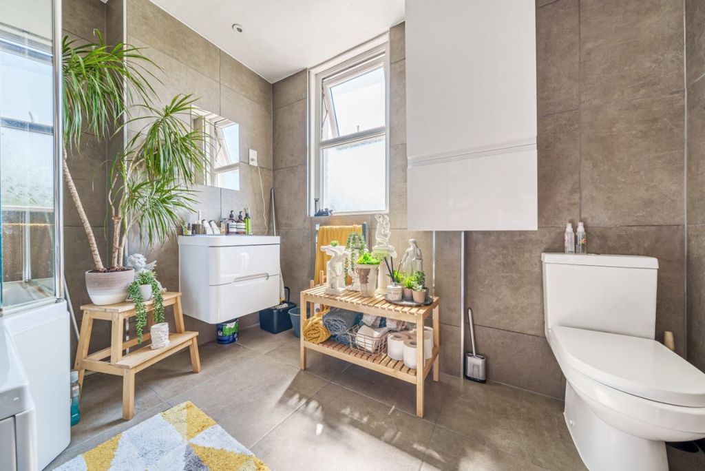 Property photo 3 of 5 993376 (6)
