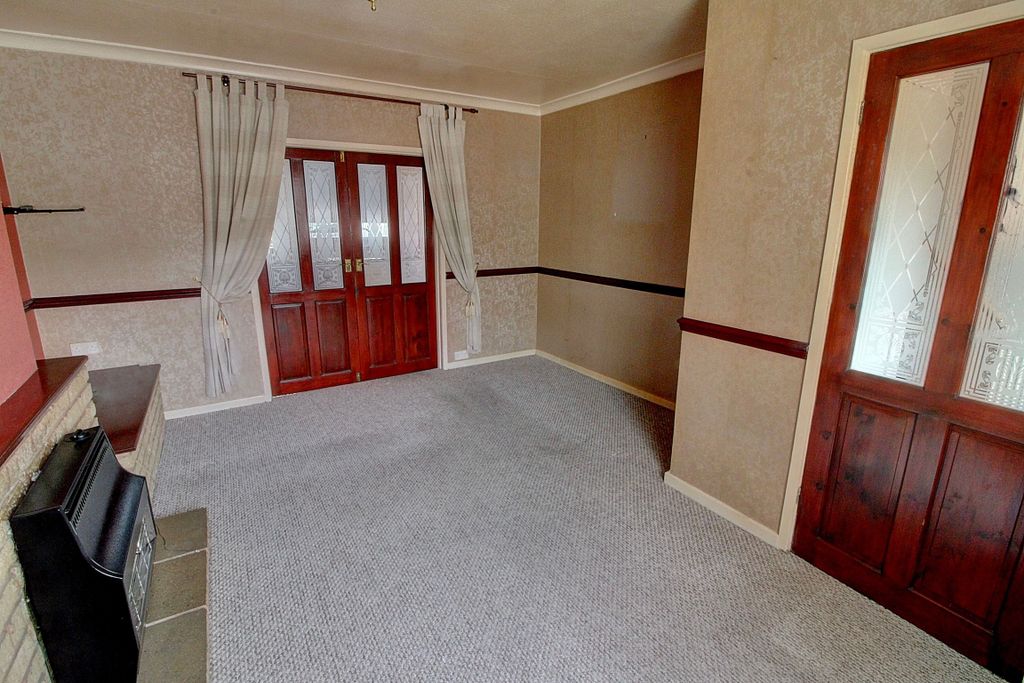 Property photo 3 of 13 3. Louge