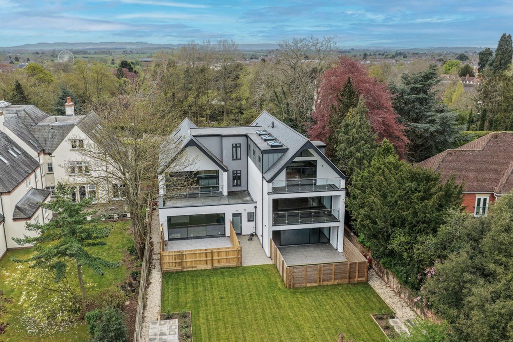 Property photo 1 of 20 Dji_20260414113418_0292_D (1)