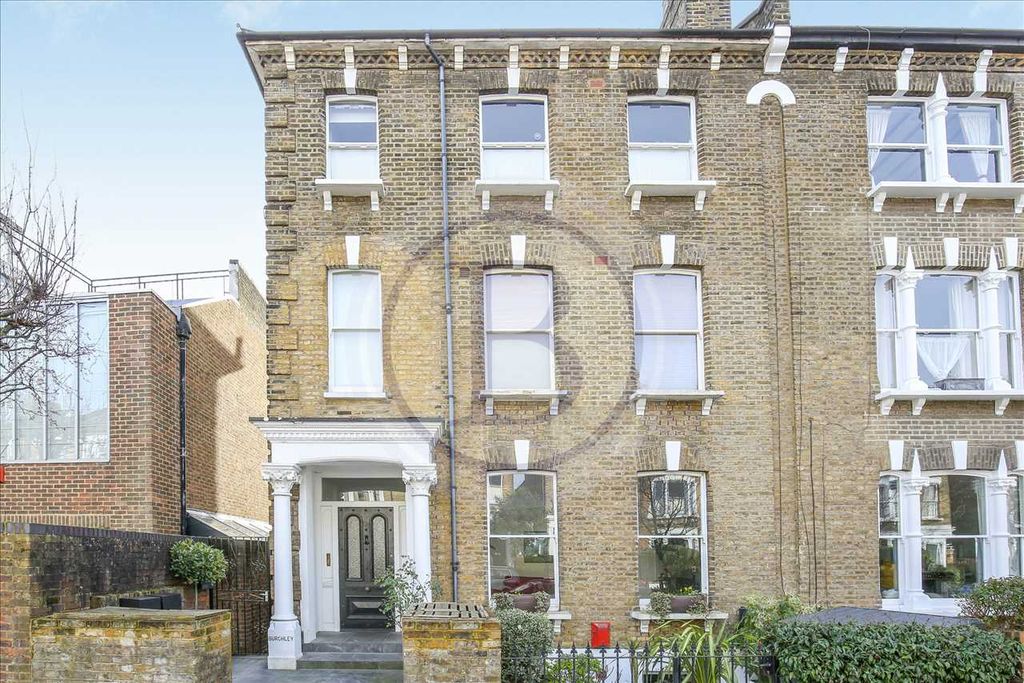 Property photo 2 of 24