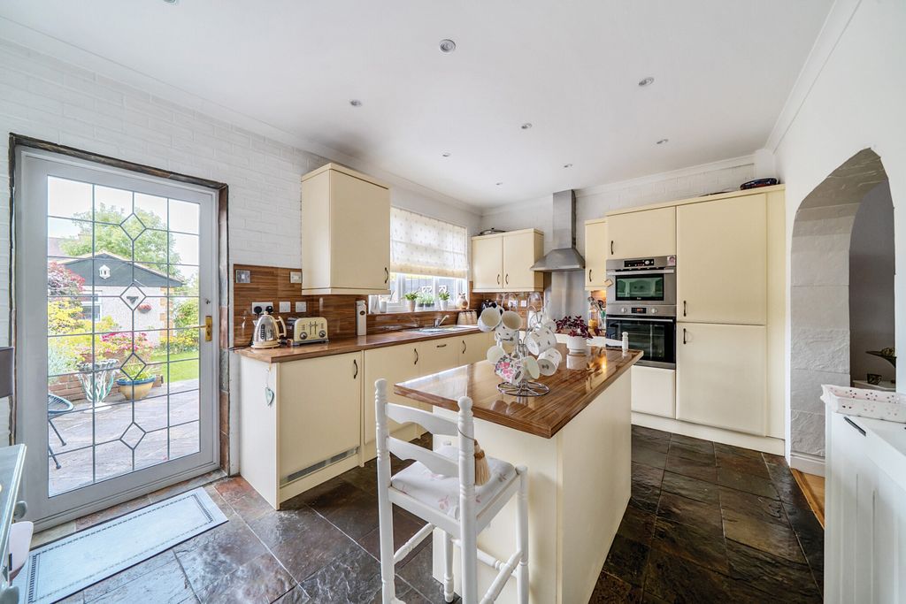 Property photo 3 of 17 1341835-6-68A5Cb7...
