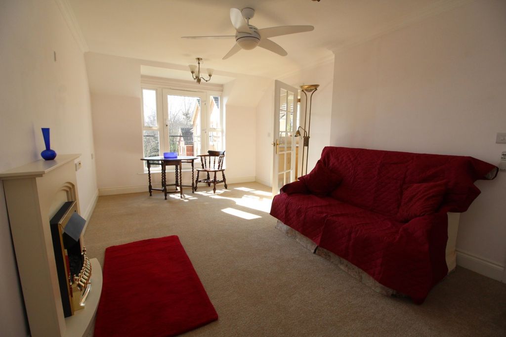 Property photo 3 of 10 Living / Dining Room
