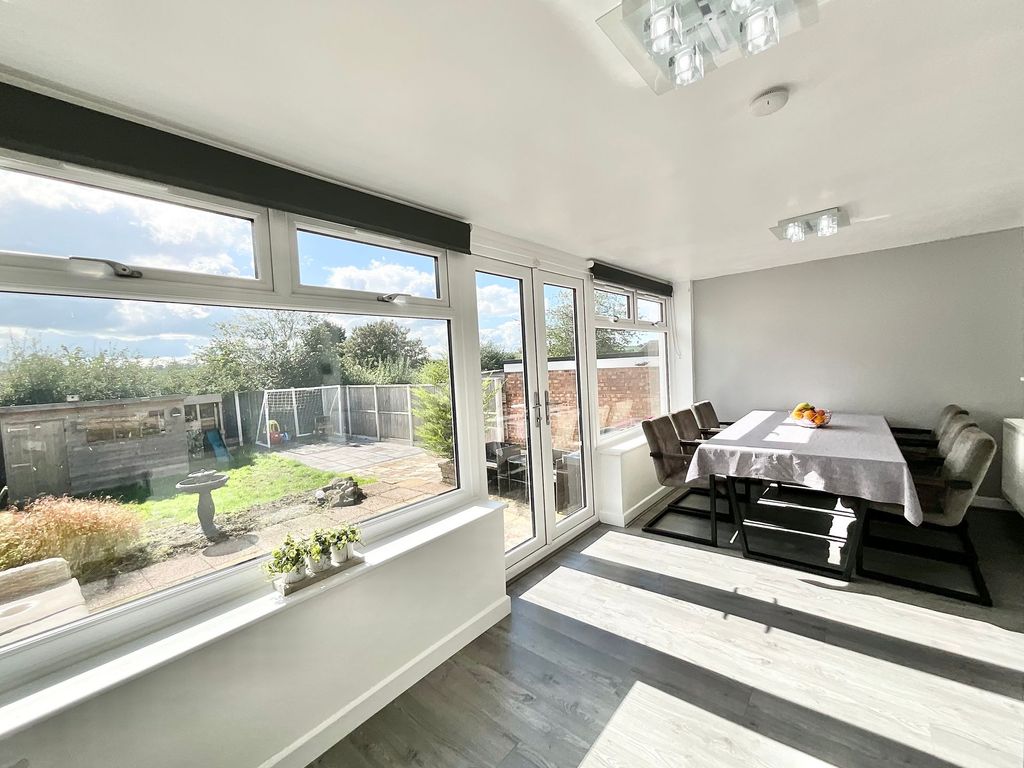 Property photo 2 of 36