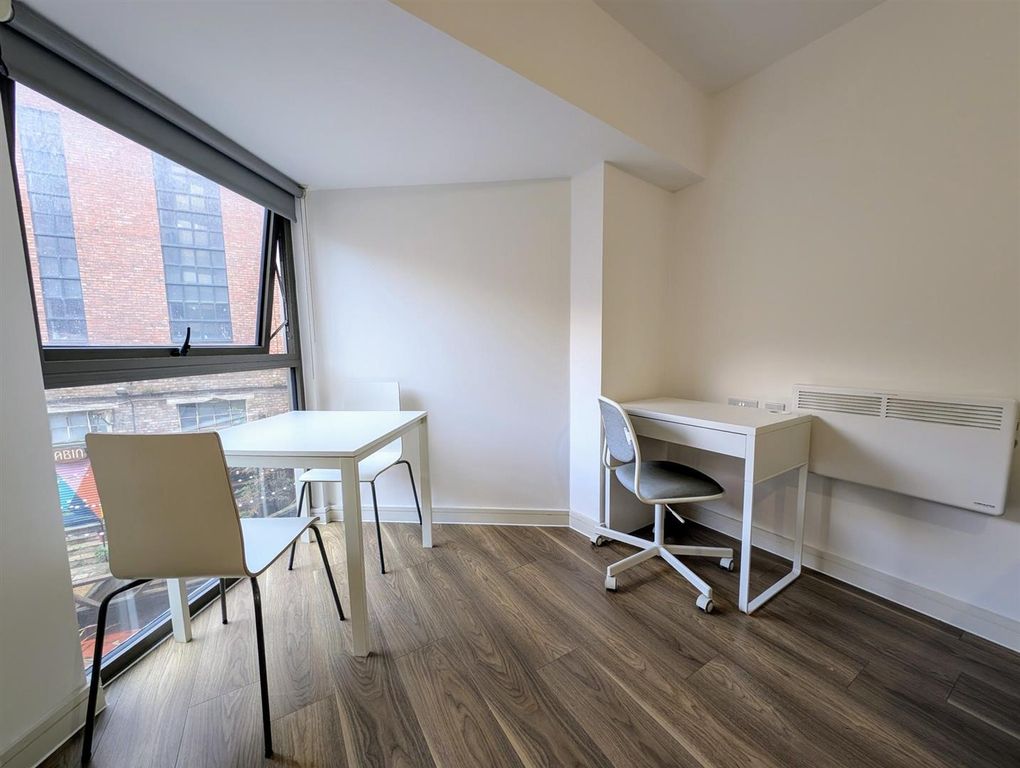 Property photo 3 of 8 Studio.Jpg