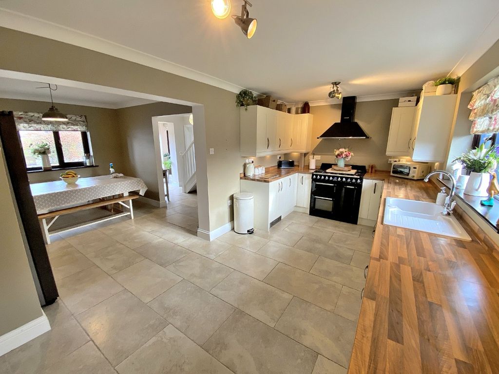 Property photo 2 of 27 3077503