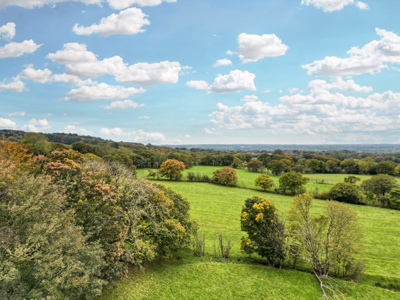 Property photo 3 of 57 Photo 61