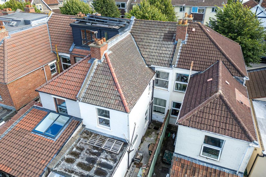 Property photo 3 of 18 First Floor Flat, 169A Moorland Road, Weston-Super