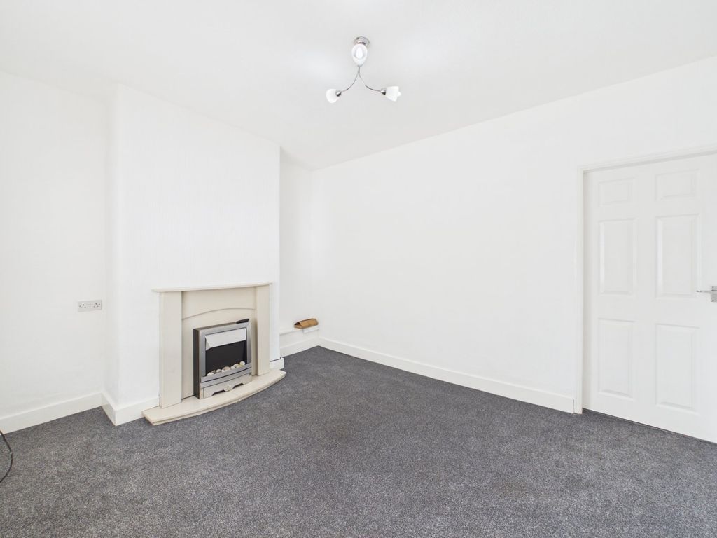 Property photo 2 of 17 Picture No. 12