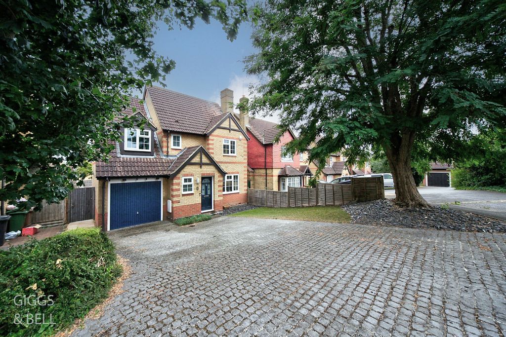 Property photo 1 of 25 4358371