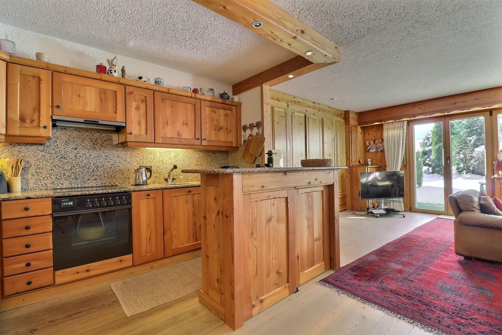 Property photo 3 of 19