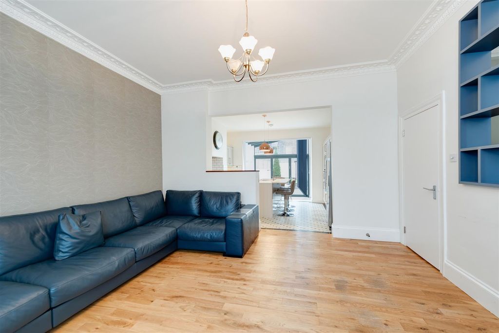 Property photo 3 of 15 51404 Hi Res (10).Jpg