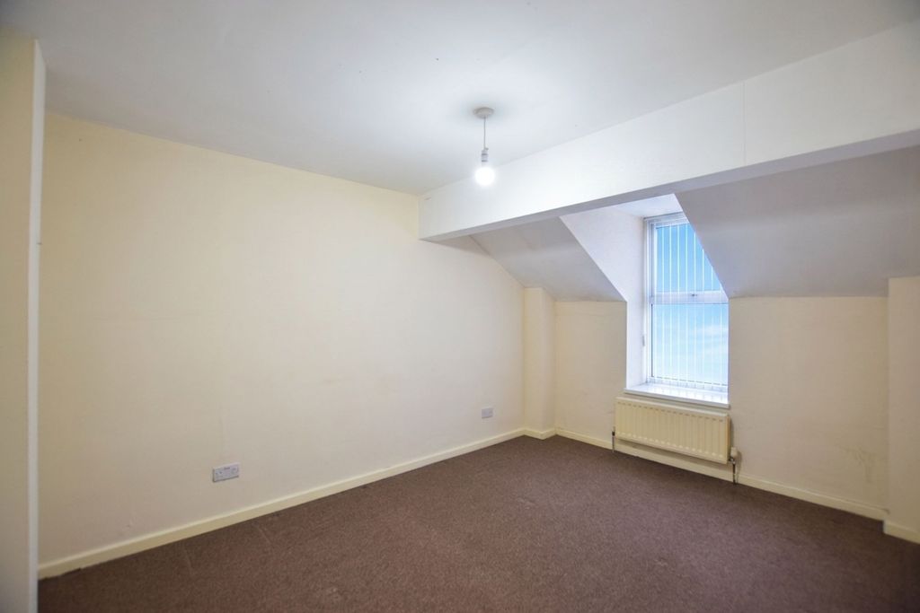 Property photo 3 of 7 Bedroom One