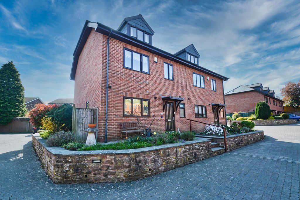 Property photo 1 of 43
