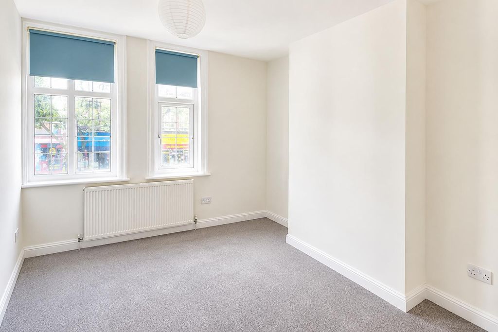 Property photo 1 of 3 Bed 1