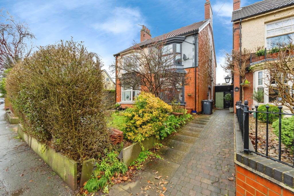 Property photo 1 of 15 Front