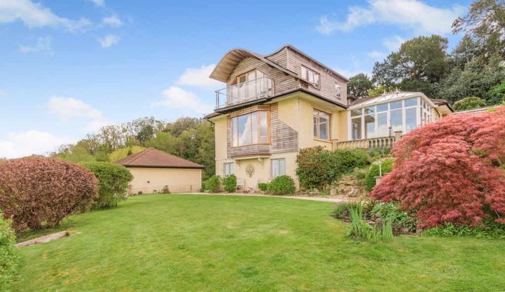 Property photo 1 of 34