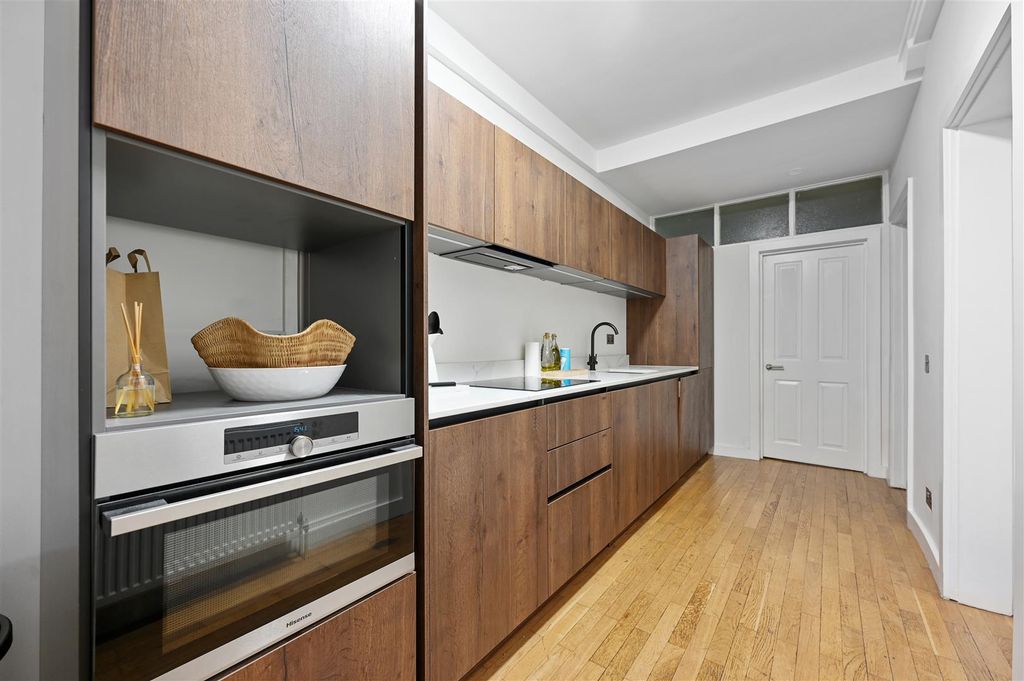 Property photo 2 of 12 Ar - Horn Lane8.Jpg