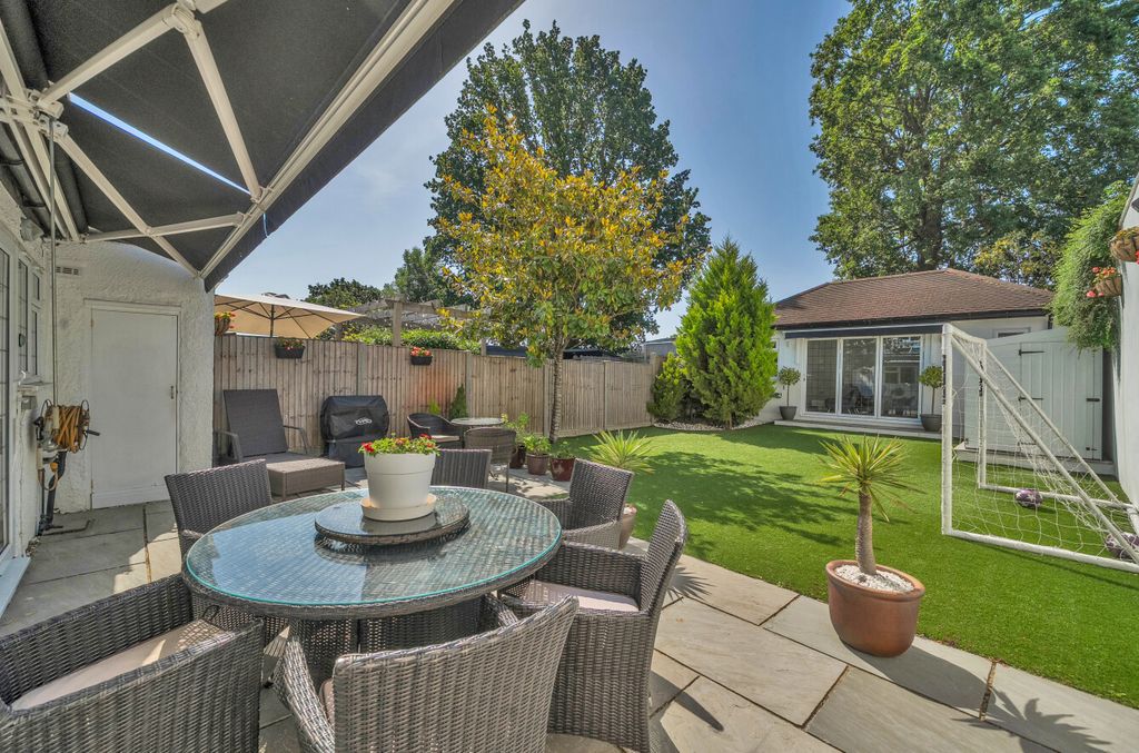 Property photo 2 of 20 1466746-10-6A1828...