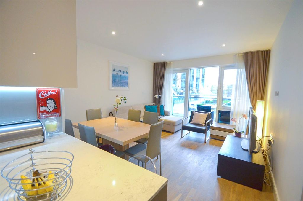 Property photo 1 of 10 Horizon House