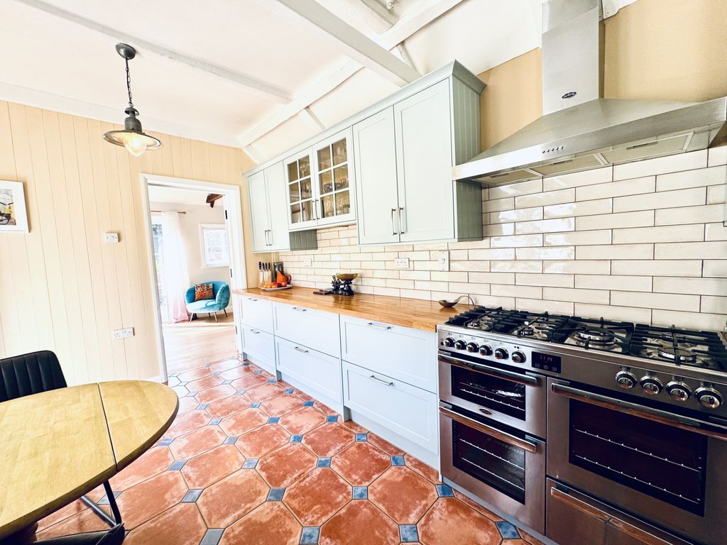 Property photo 3 of 16