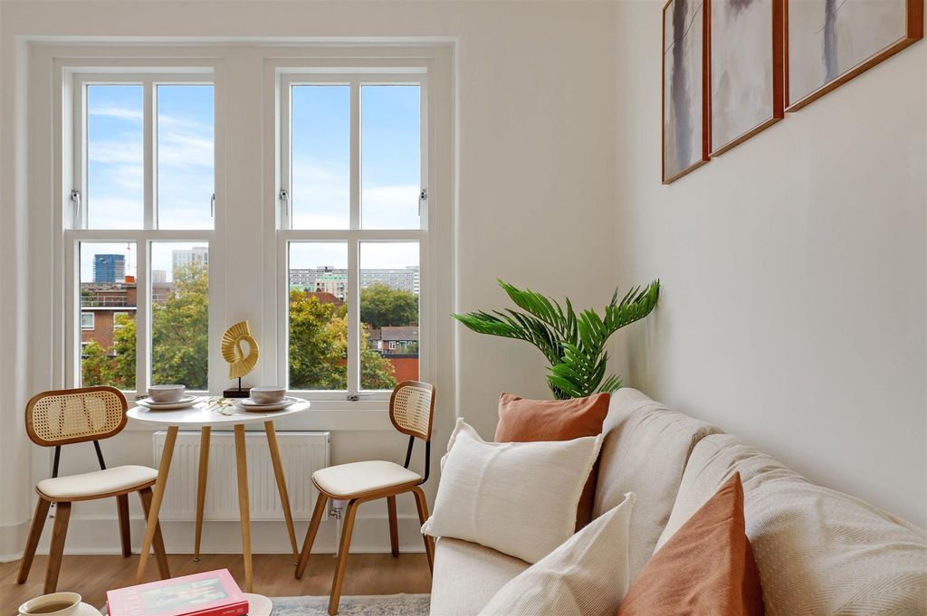 Property photo 3 of 15 13-1B37Jhmwd - 105 Kingsley Flats - 5.Jpg