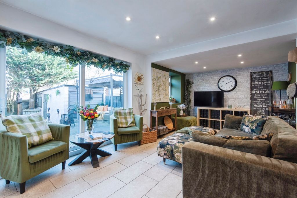 Property photo 3 of 17