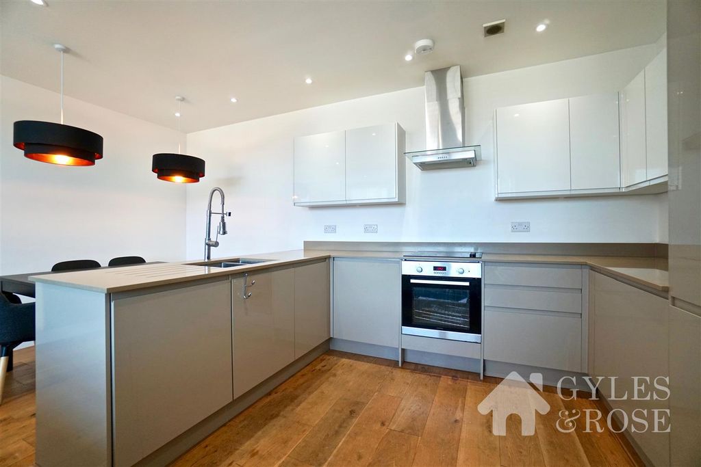 Property photo 3 of 12 Kitchen