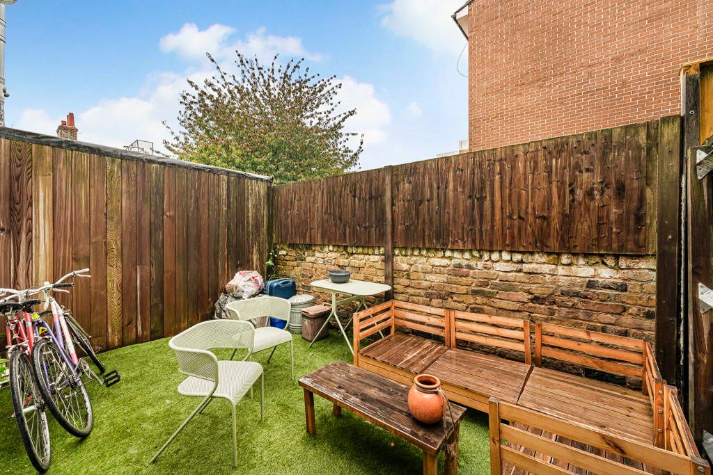 Property photo 3 of 14 Garden