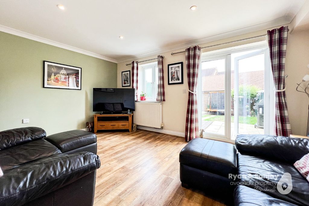 Property photo 2 of 16 2991663